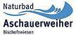 Das seit 1880 bestehende Traditionsbad wurde in den Jahren 2002/2003 in Deutschlands gr��tes Naturbad umgebaut. Herzst�ck des modernen Freizeitbades ist ein gro�z�giger Schwimmteich, der sich harmonisch in die zauberhafte Landschaft einf�gt.