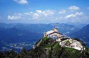 Das Kehlsteinhaus  (1820m)  ist ein historischer Aussichtspunkt